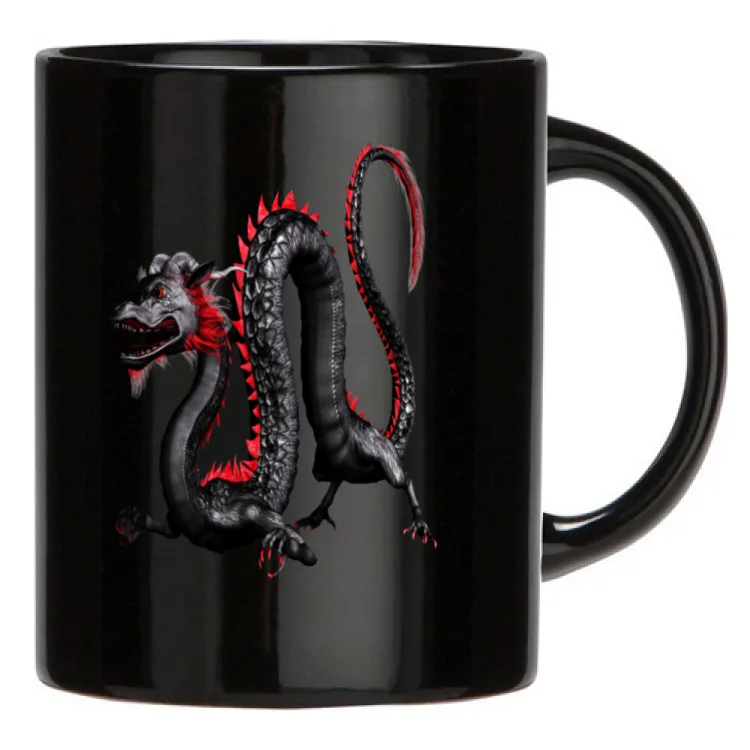Tazza con drago nero e rosso.
